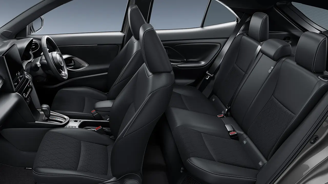 【URBANO】車内空間